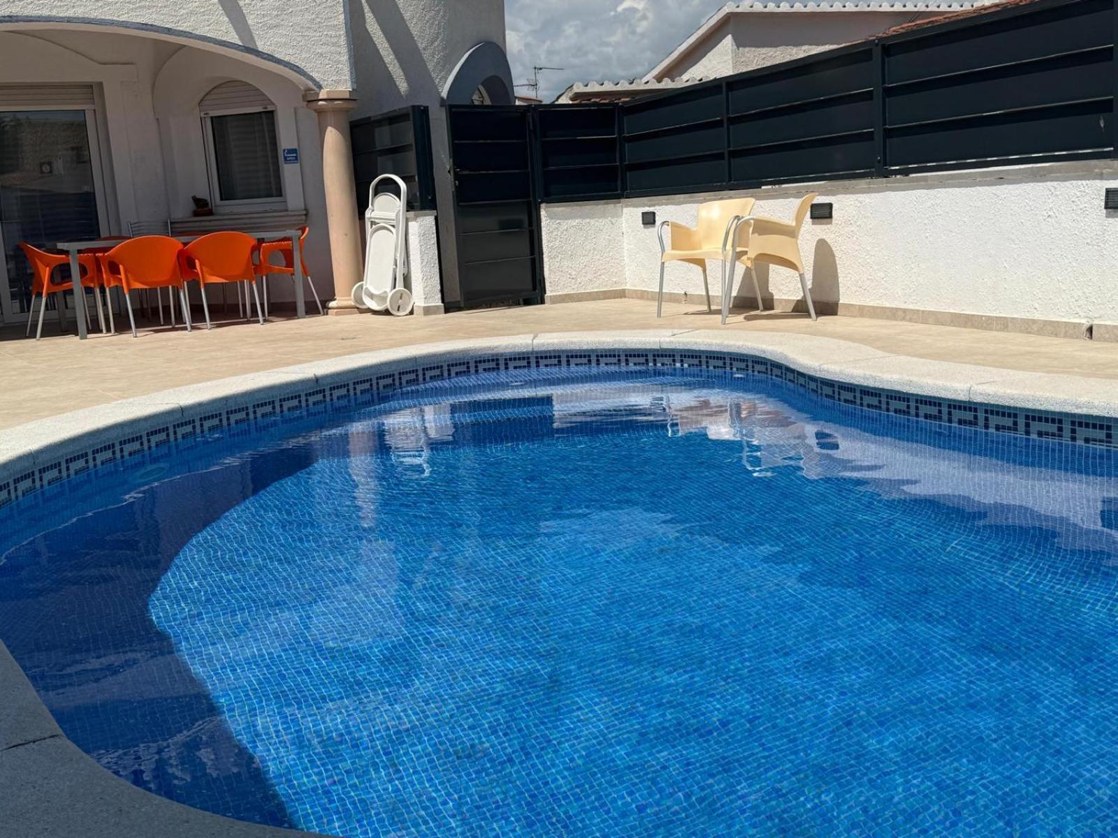 Vila Raquel Koky Empuriabrava Exteriér fotografie